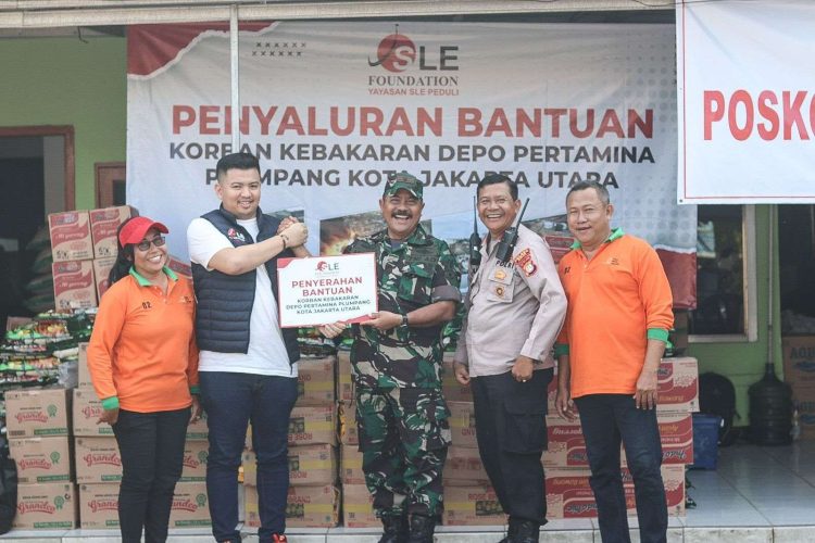 SLE Foundation Salurkan 600 Paket Sembako ke Korban Terdampak Kebakaran Depo Plumpang