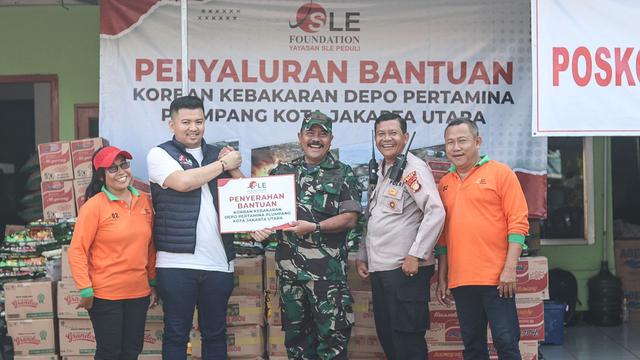 Peduli Sesama, 600 Paket Sembako Diserahkan ke Korban Kebakaran Plumpang