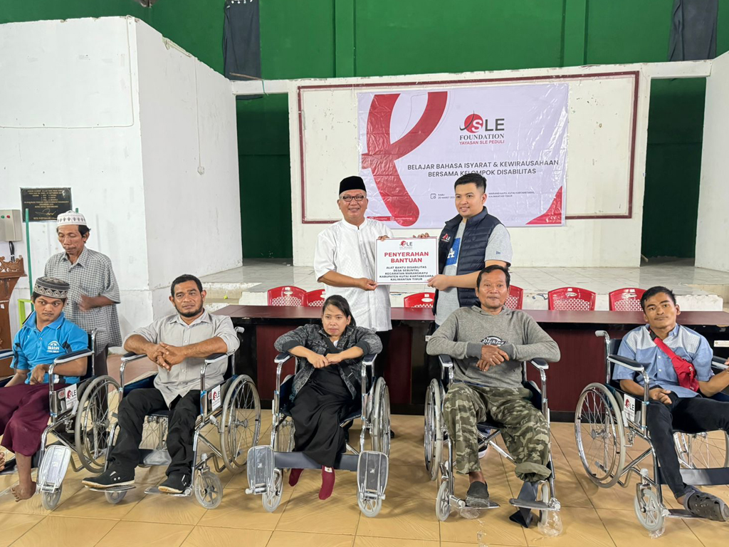 SLE Foundation Salurkan Bantuan ke Disabilitas di Kutai